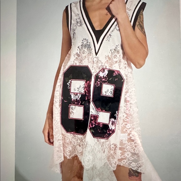 Akira on the sidelines lace jersey mini dress in pink - Picture 7 of 9